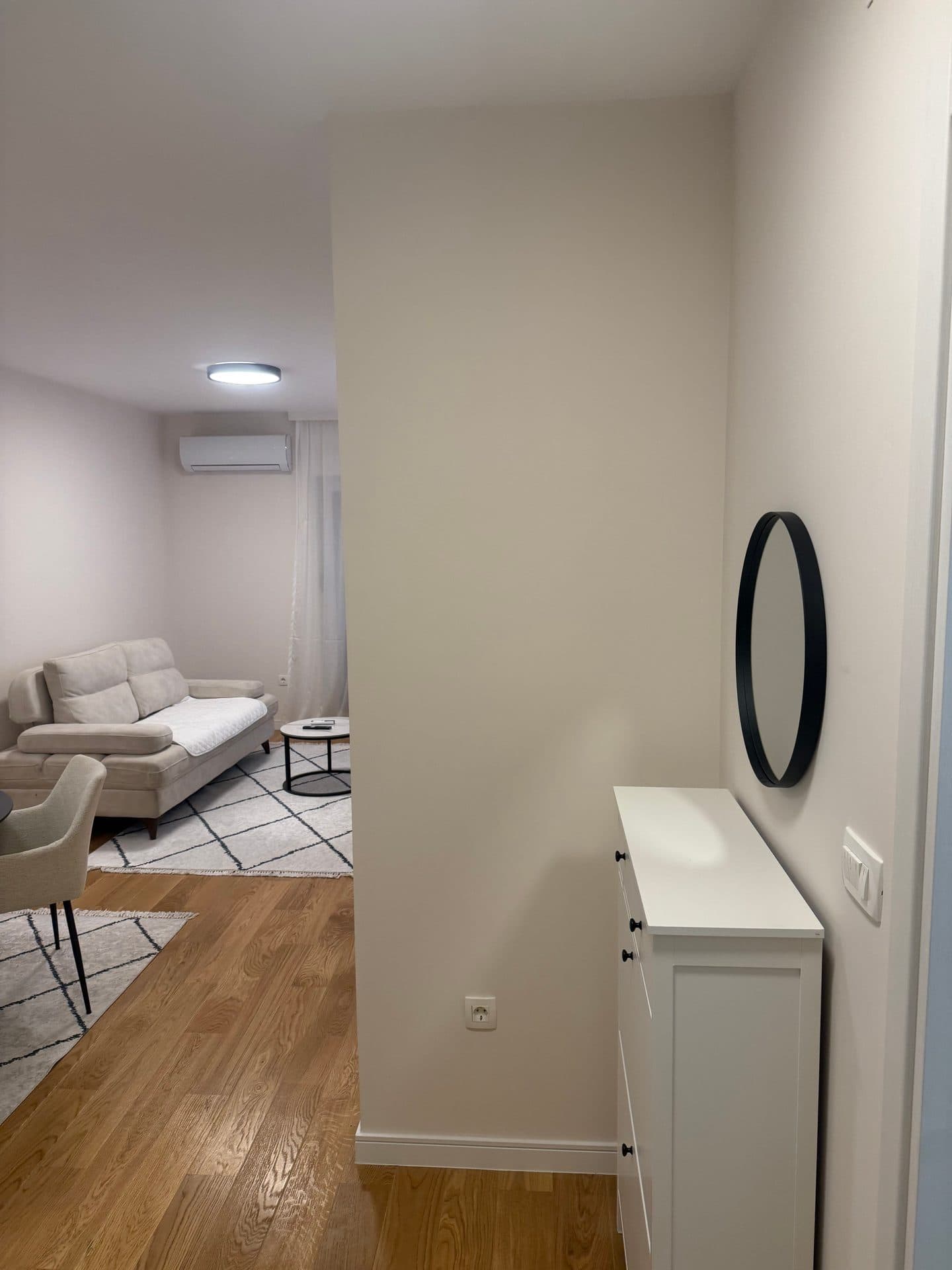 Jednosoban stan · Central Point